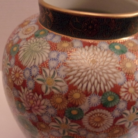 RARE WWII SHOZAN KUTANI HAND PAINTED VASE. - Picture 8 of 8